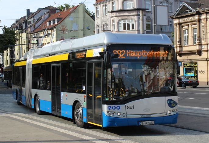 Jüngster Neuzugang sind vier 2018 beschaffte Solaris/Kiepe - Gelenktrolleybusse mit Batterie, in Solingen BOB für Batterie-Oberleitungsbus genannt, hier Wagen 861. Foto: J. Lehmann